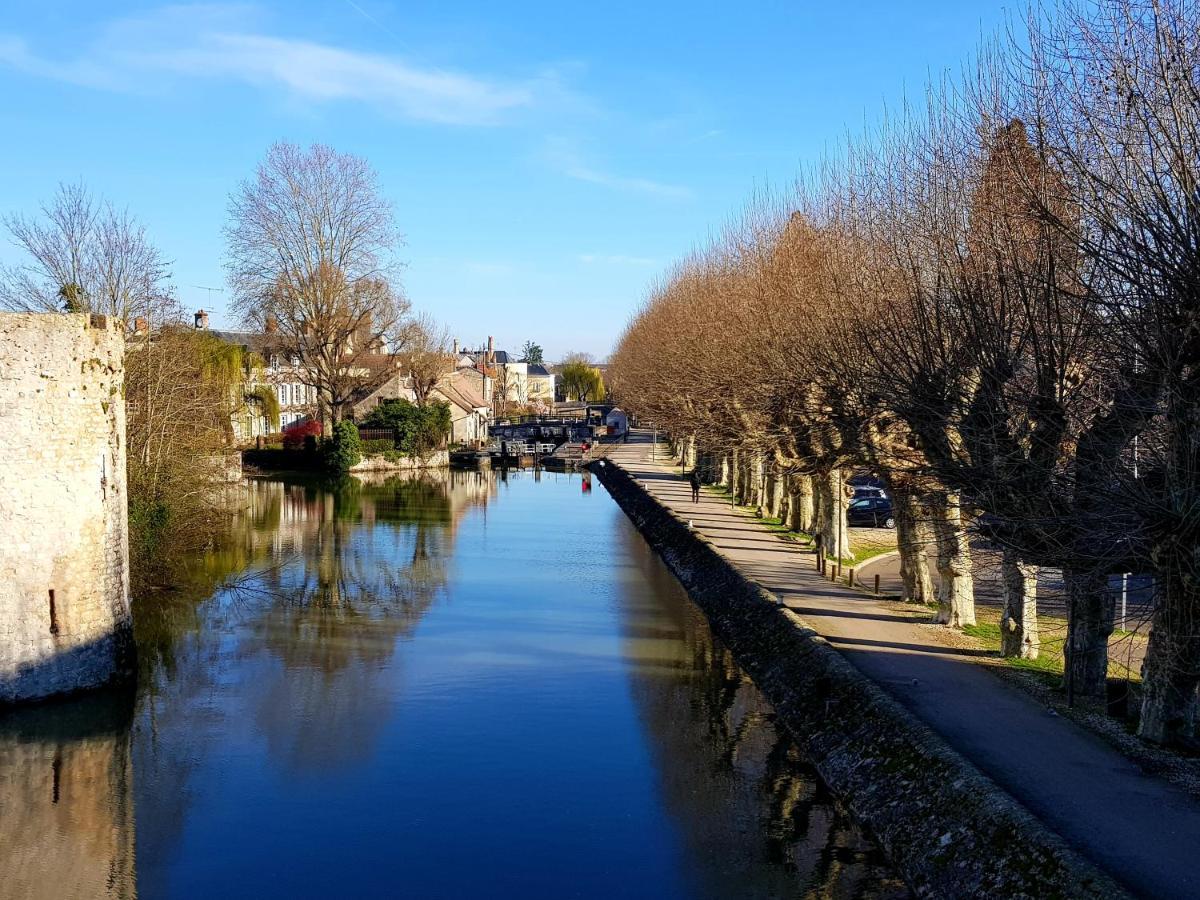 La Maison Virginie 1 A 2 Pers Charmant Hyper Centre- Cour- Parking- Linge- Fibre- Proximite Lac Canal Piscine Montargis Ngoại thất bức ảnh