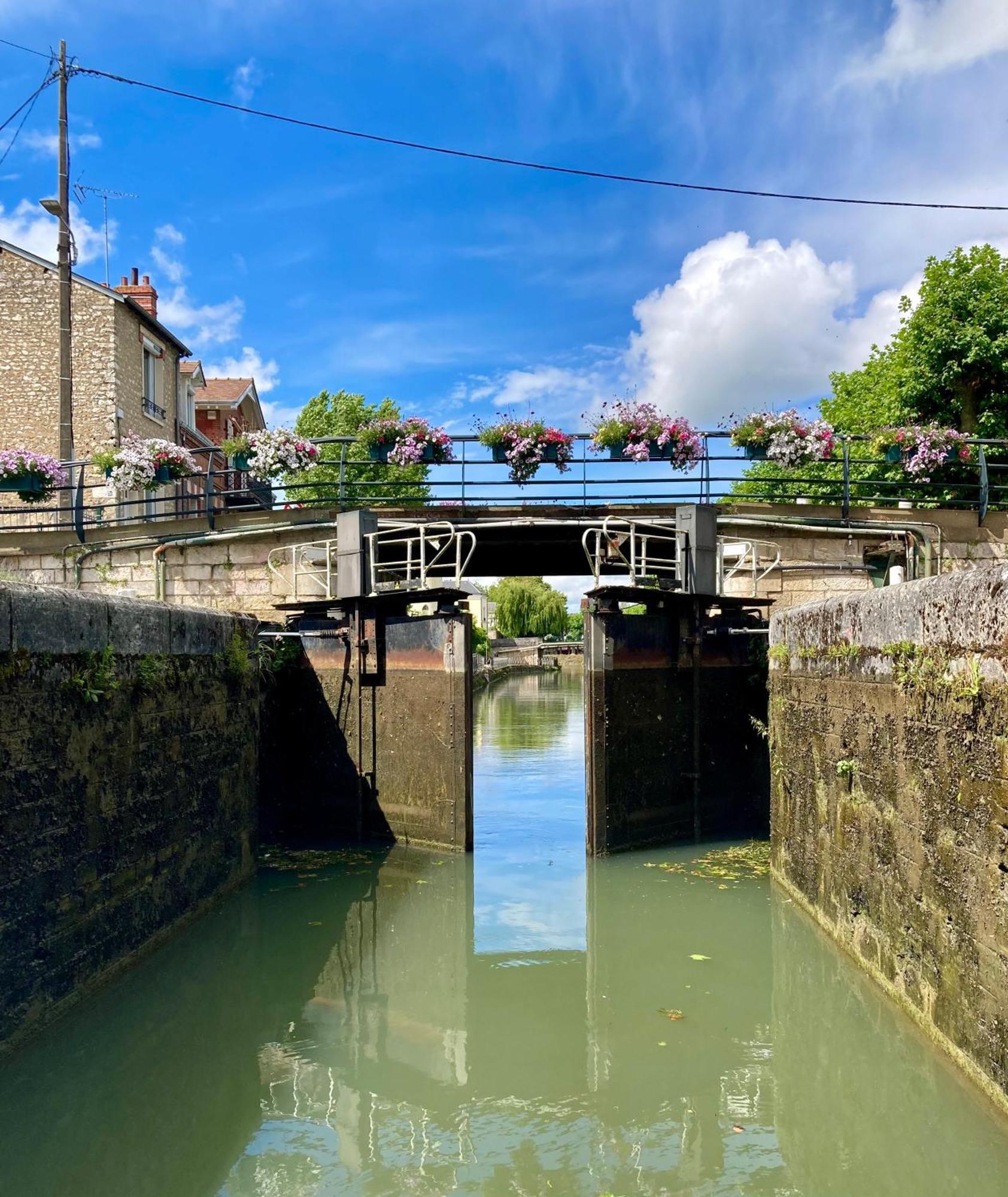 La Maison Virginie 1 A 2 Pers Charmant Hyper Centre- Cour- Parking- Linge- Fibre- Proximite Lac Canal Piscine Montargis Ngoại thất bức ảnh