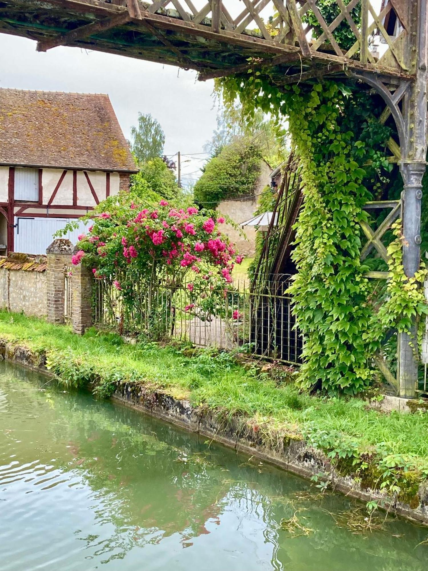 La Maison Virginie 1 A 2 Pers Charmant Hyper Centre- Cour- Parking- Linge- Fibre- Proximite Lac Canal Piscine Montargis Ngoại thất bức ảnh